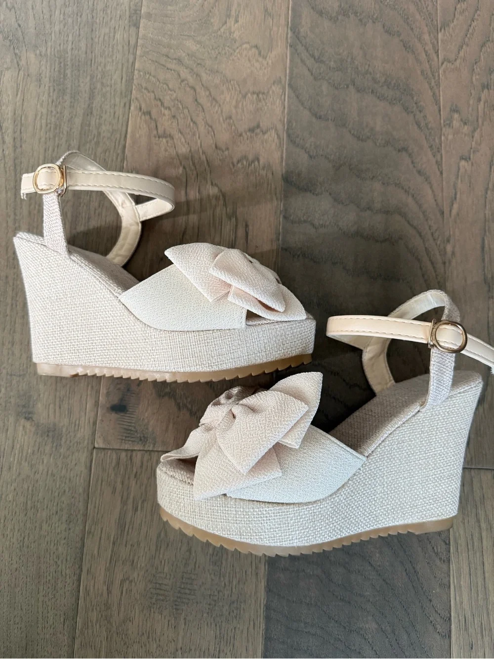 SHEIN Cream Bow Wedge Sandals 6 worn in house for a few hours